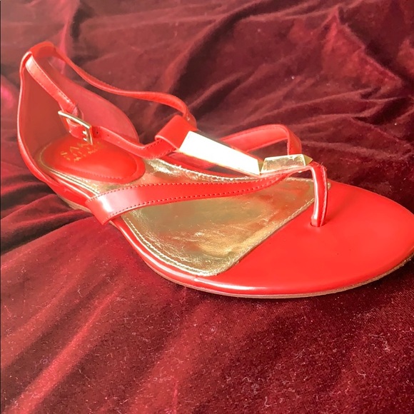 Red sandals - Picture 2 of 2